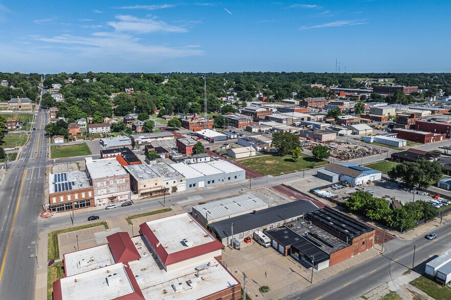 More Photos Of 624 S 7th St, Saint Joseph Industrial For Sale