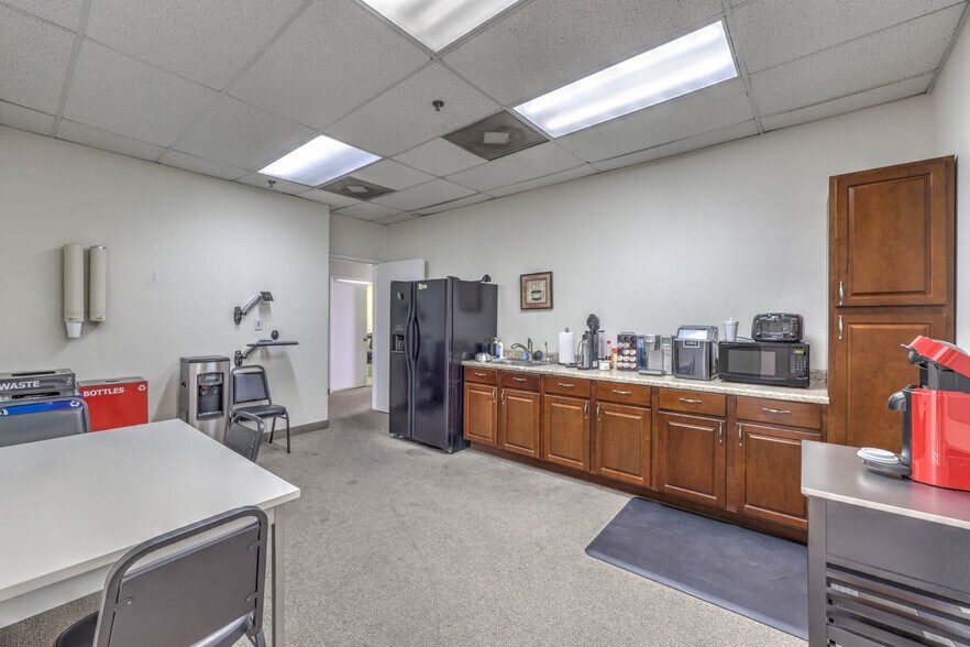 More Photos Of 141 Cassia Way, Henderson Industrial For Sale