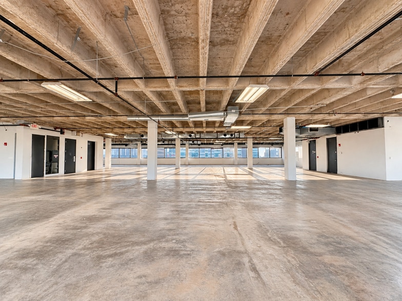More Photos Of 425 Soledad St, San Antonio Loft Creative Space For Sale