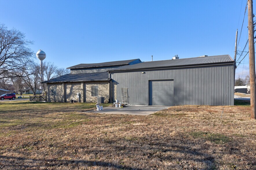 More Photos Of 250 Broad St, Greenwood Showroom For Sale