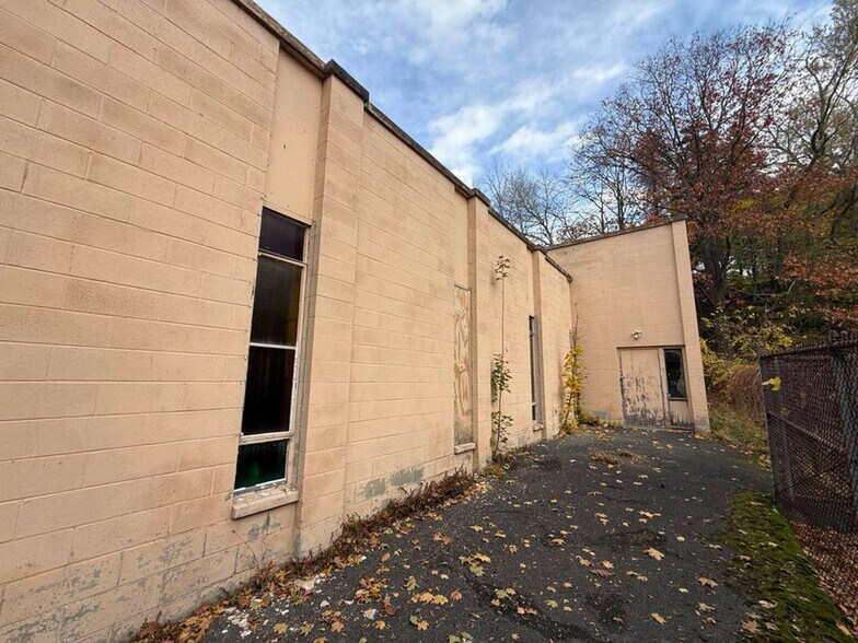 More Photos Of 17 Fremont St, Gloversville Religious Facility For Sale