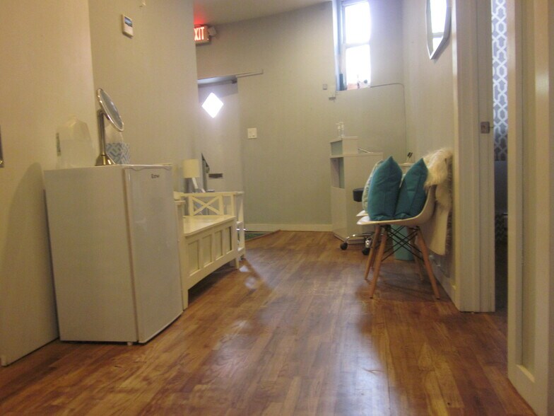 More Photos Of 102 S 6th St, Brooklyn Office For Lease