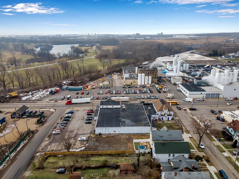 More Photos Of 2422-2426 S Park Ave, Buffalo Bowling Alley For Sale