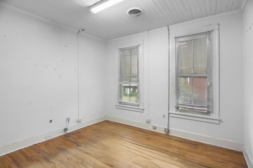 More Photos Of 105 Lancaster St SW, Aiken Loft Creative Space For Lease