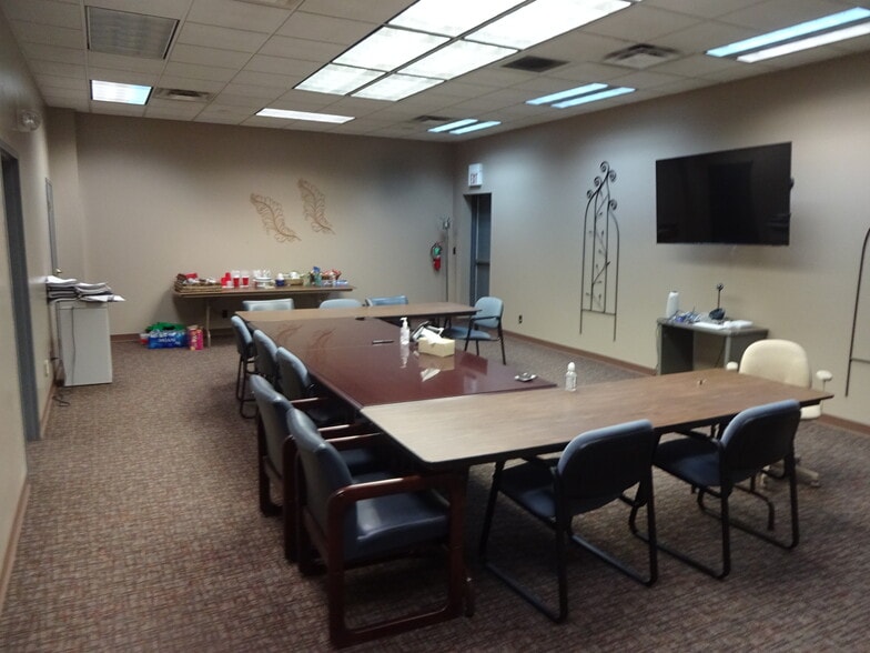 More Photos Of 6810 Maccorkle Ave, Charleston Office For Sale