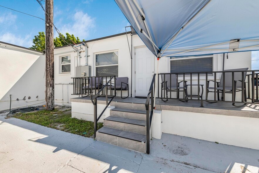 More Photos Of 3705 NW 35th Ave, Miami Warehouse For Sale