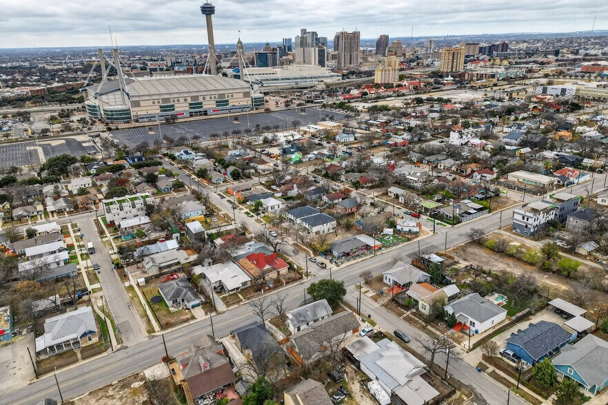 More Photos Of 525 Dakota St, San Antonio Multifamily For Sale