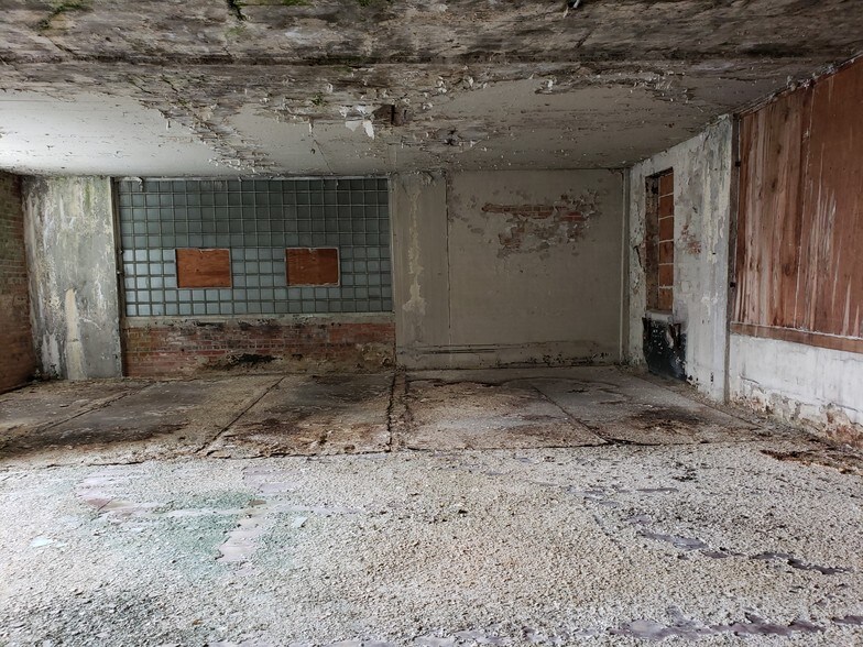 More Photos Of 14707 Dexter Ave, Detroit Warehouse For Sale
