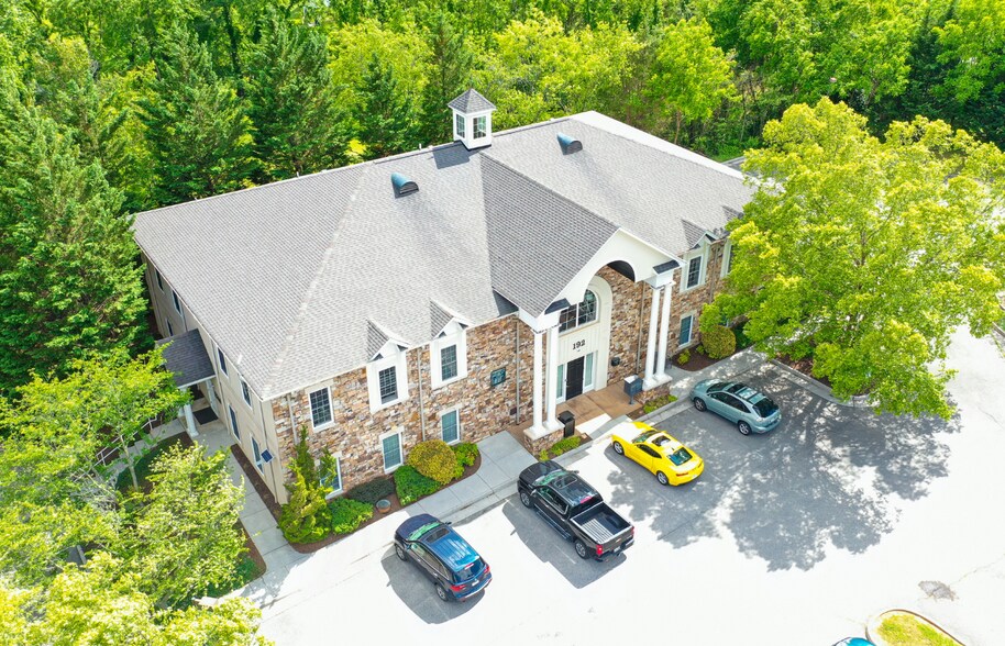 More Photos Of 192 Summerfield Ct, Troutville Office For Sale