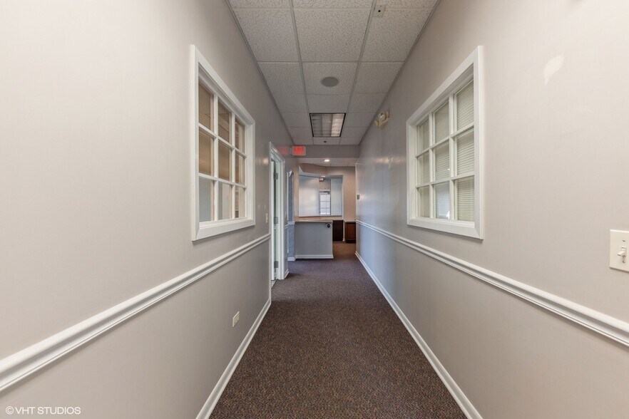 More Photos Of 6475 Washington St, Gurnee Office For Sale