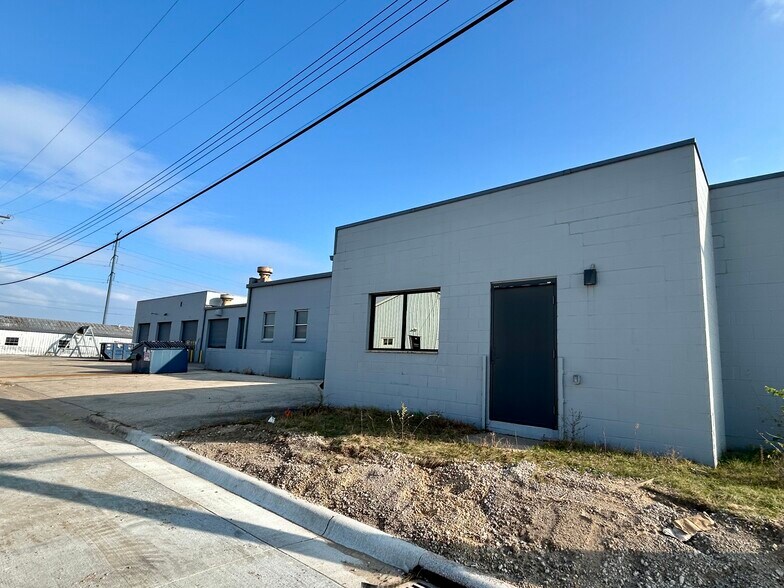 More Photos Of 207 Causeway Blvd, La Crosse Industrial For Sale