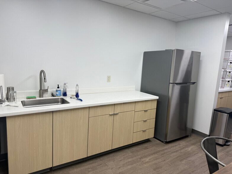 More Photos Of 2505 21st Ave S, Nashville Office For Lease