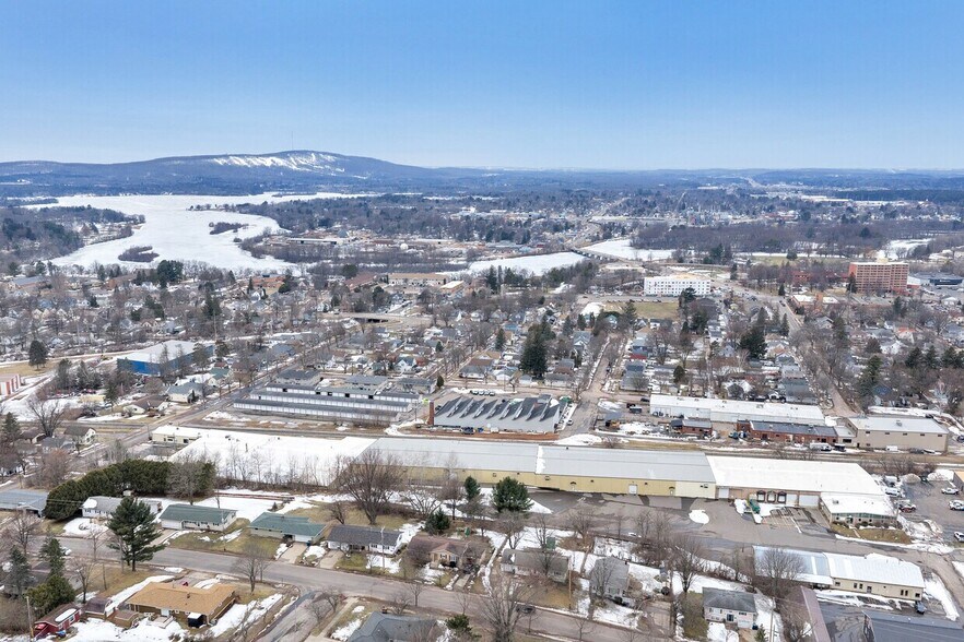More Photos Of 930 Single Ave, Wausau Manufacturing For Lease