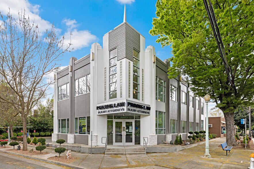 Primary Photo Of 2725 Riverside Blvd, Sacramento Coworking Space