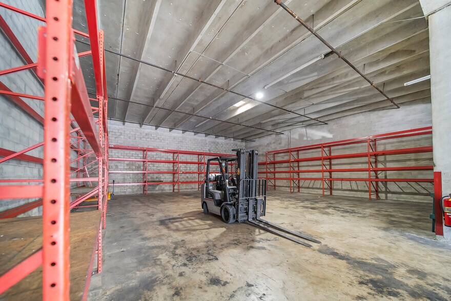 More Photos Of 3018 NW 79th Ave, Doral Warehouse For Lease
