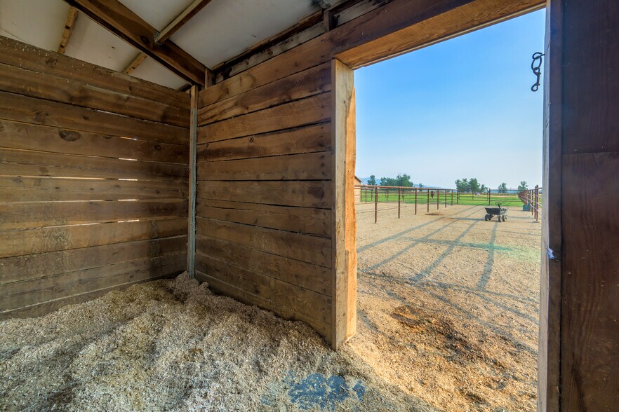 More Photos Of 5228 Gardner Ln, Florence Horse Stables For Sale
