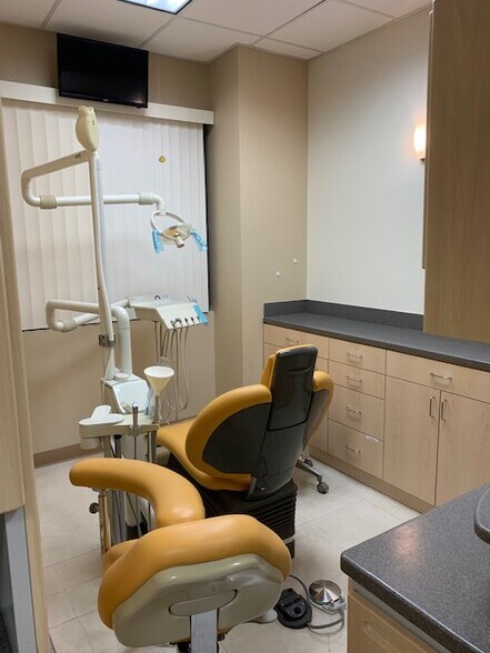 More Photos Of 1000 Newbury Rd, Thousand Oaks Medical For Sale