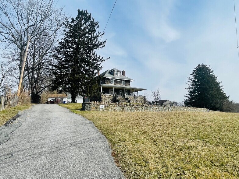 More Photos Of 6334 Dogwood Rd, Baltimore Office For Sale