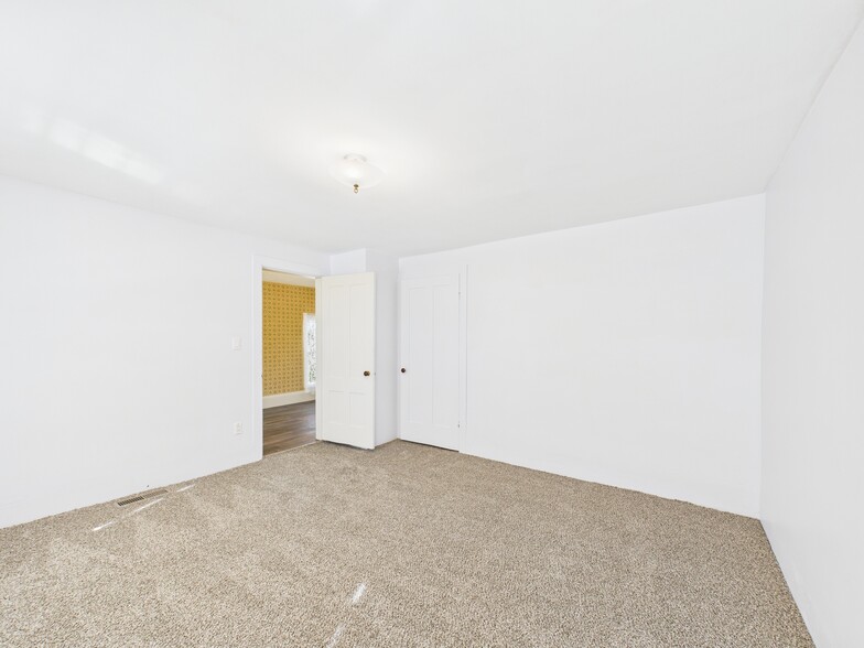 More Photos Of 6640 State Route 5 and 20, Bloomfield Manufacturing For Sale