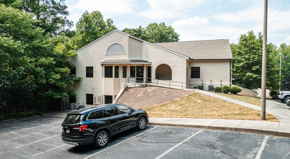 More Photos Of 21 W Colony Pl, Durham Office For Sale