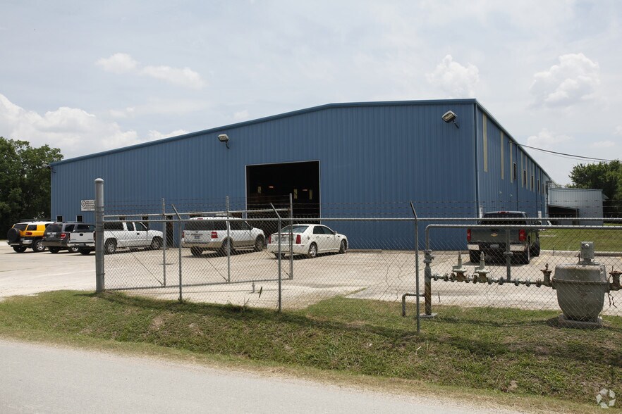 More Photos Of 9202 Lambright Rd, Houston Warehouse For Sale