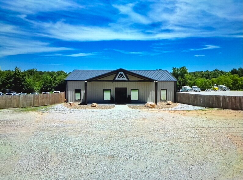 More Photos Of 7303 State Highway 43 S, Marshall Warehouse For Sale