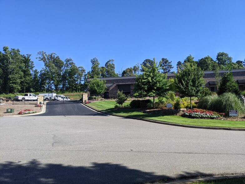 More Photos Of 2204 Justin Trl, Alpharetta Light Distribution For Lease