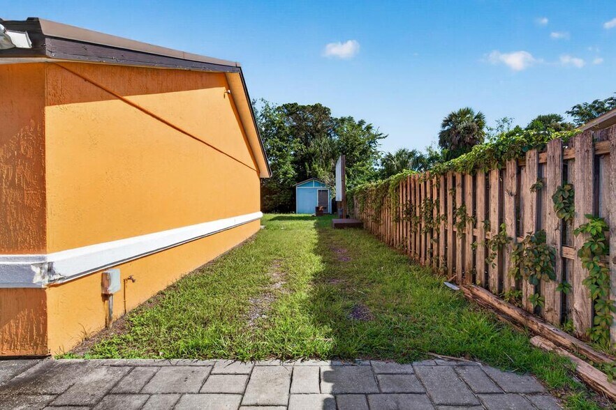 More Photos Of 102 Phillips Dairy Rd, Palatka Restaurant For Sale