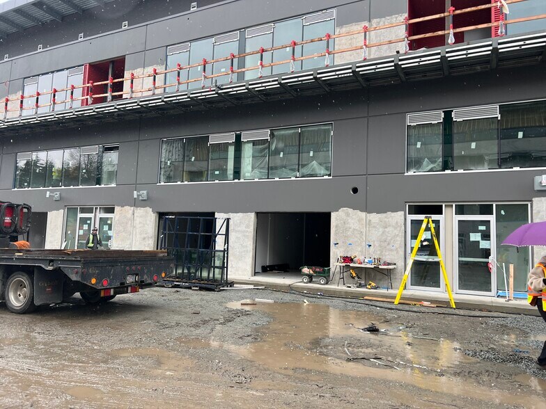 More Photos Of 4899 Vanguard Rd, Richmond Warehouse For Lease