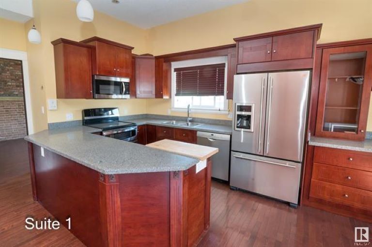 More Photos Of 10201 100 Av, Morinville Office Residential For Sale