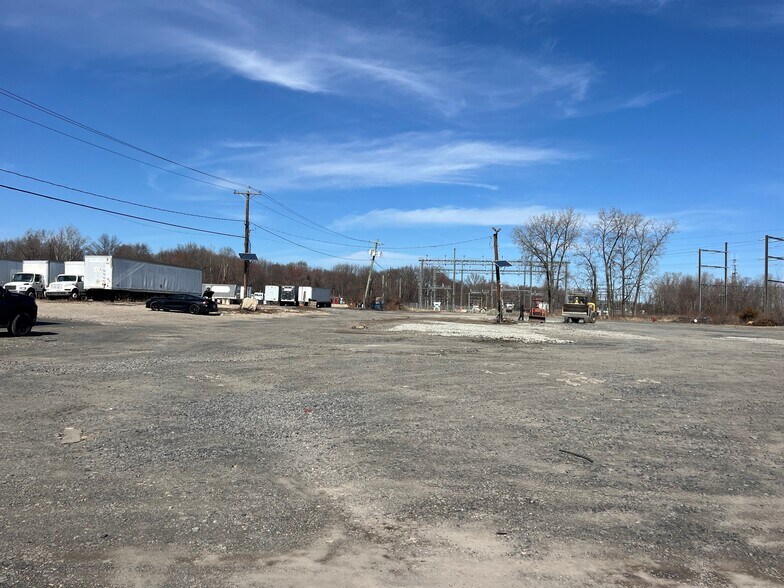 More Photos Of 35 Industrial Dr, Hamilton Land For Lease