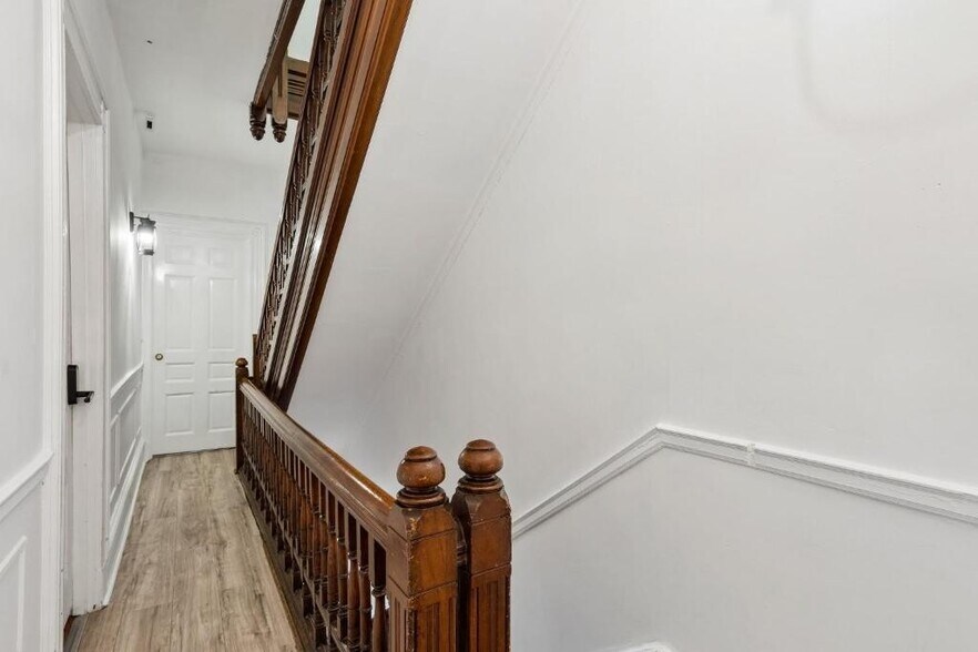 More Photos Of 1611 S Broad St, Philadelphia Specialty For Sale