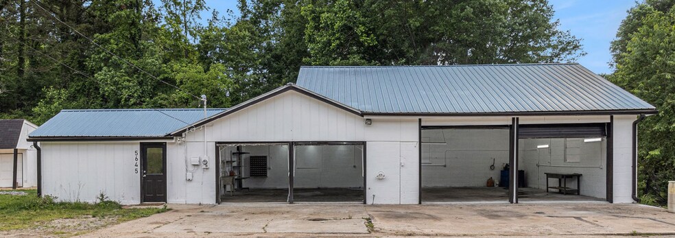 Primary Photo Of 5635 Elmo Rd, Cumming Auto Repair For Lease