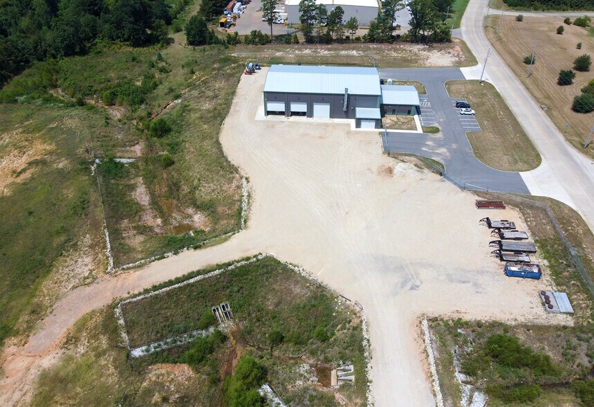More Photos Of 2302 Neiman Marcus Pky, Longview Industrial For Sale