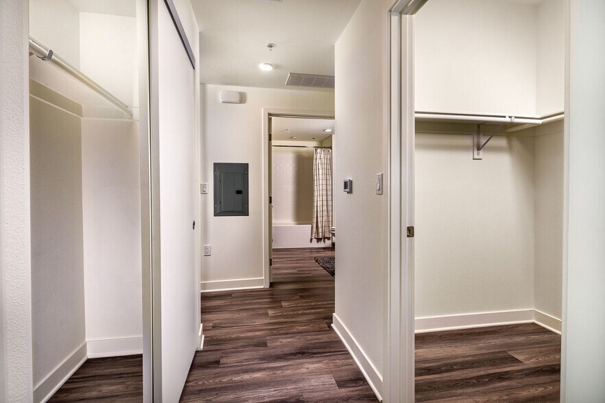 More Photos Of 1331 N Cahuenga Blvd, Los Angeles Apartments For Lease