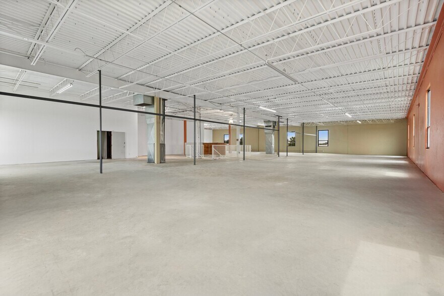 More Photos Of 1941 Spring Cypress Rd, Spring Warehouse For Sale