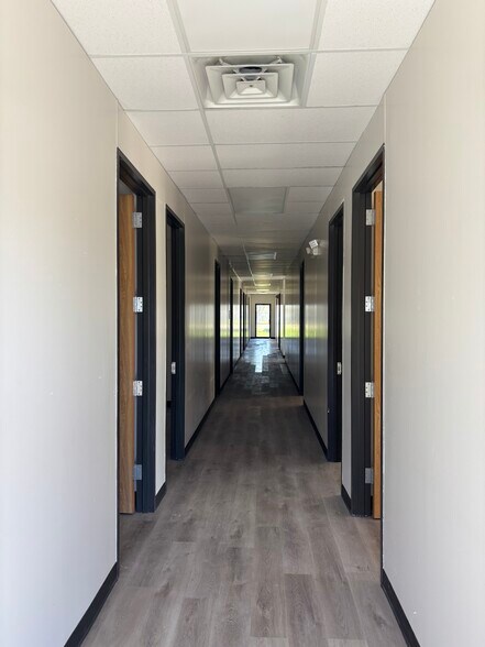 More Photos Of 11950 Alief Clodine Rd, Houston Light Distribution For Sale