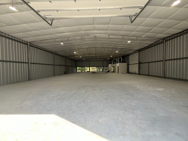 More Photos Of 1515 Lakeville Dr, Kingwood Warehouse For Lease