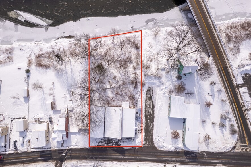 More Photos Of 274 E Front St, Hancock General Retail For Sale