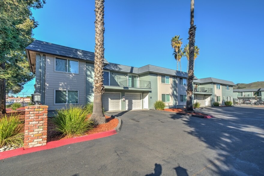 Primary Photo Of 28222 Lustig Ct, Hayward Apartments For Sale