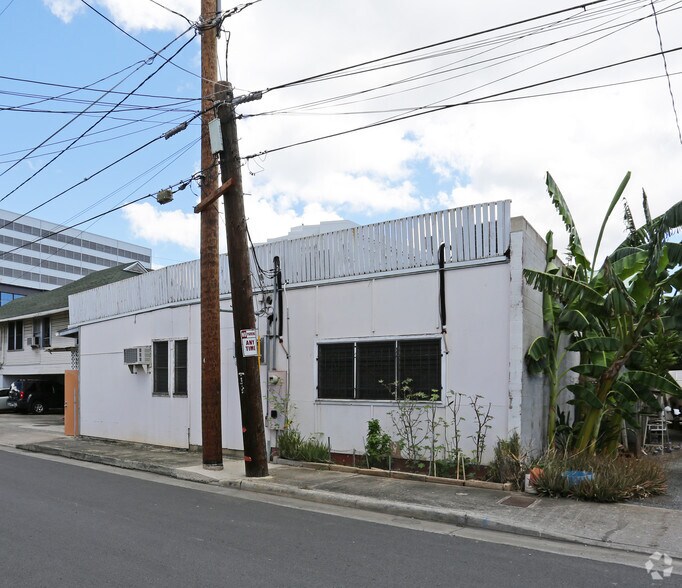 More Photos Of 1303 Rycroft St, Honolulu Restaurant For Sale
