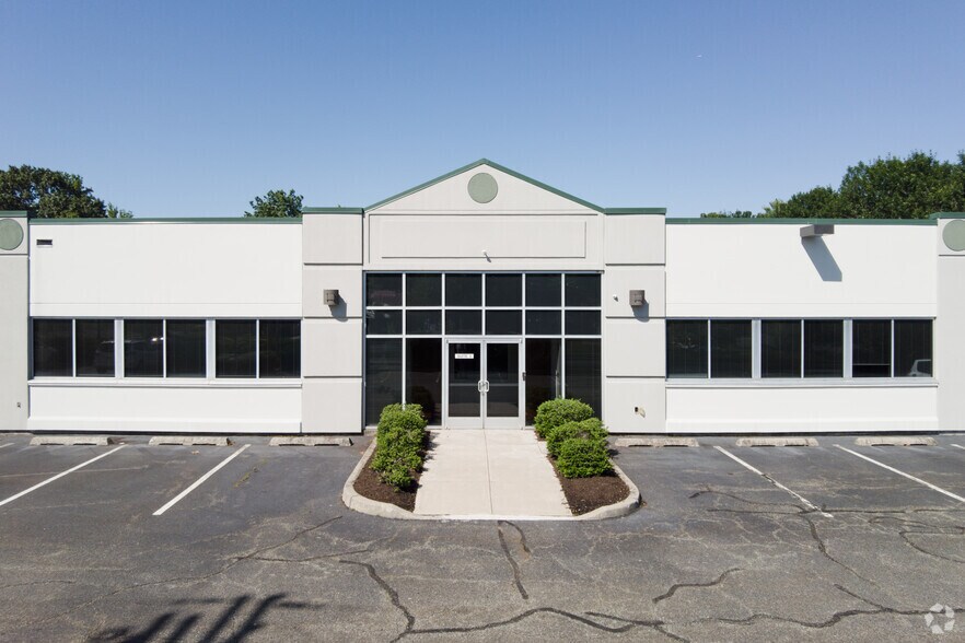 More Photos Of 30 Park Rd, Tinton Falls Office For Lease