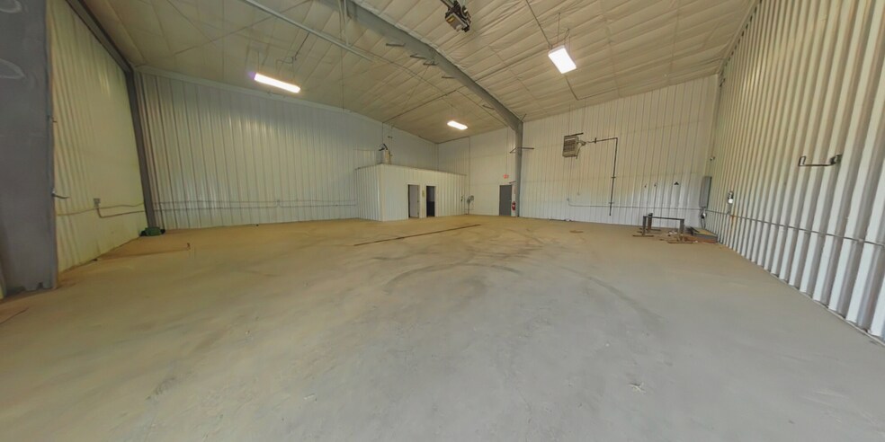 More Photos Of 5806 Baldwin Ln, Williston Warehouse For Lease