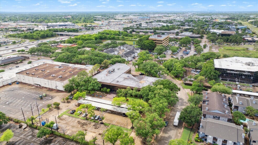 More Photos Of 12727 Featherwood Dr, Houston Office For Lease