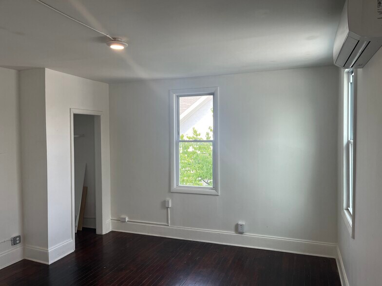 More Photos Of 4708 Harford Rd, Baltimore Office For Lease