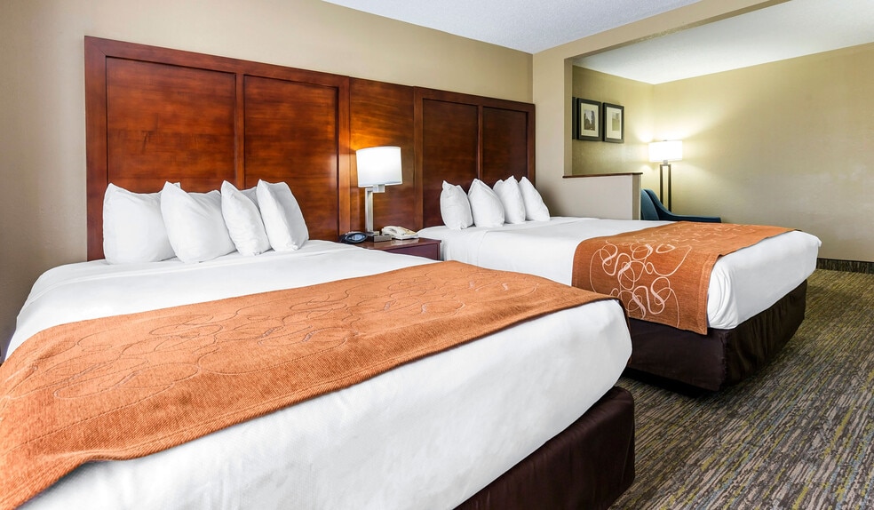 More Photos Of 2235 173rd St, Lansing Hotel For Sale