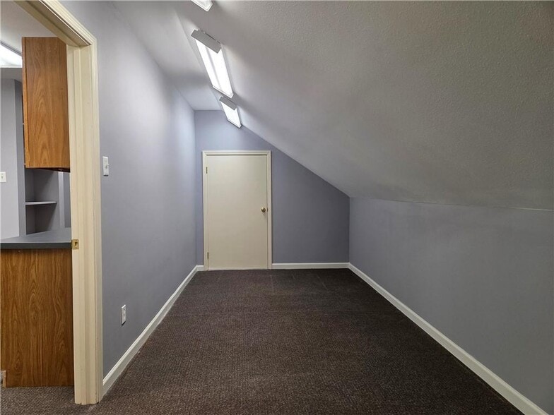 More Photos Of 1065 Muller Pky, Westwego Office For Sale