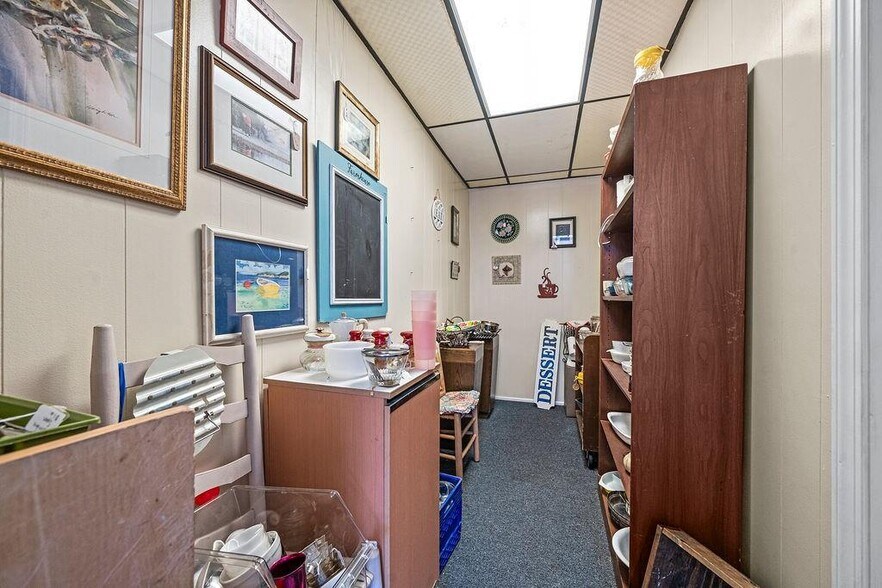 More Photos Of 111 N 3rd St, Ozark General Retail For Sale