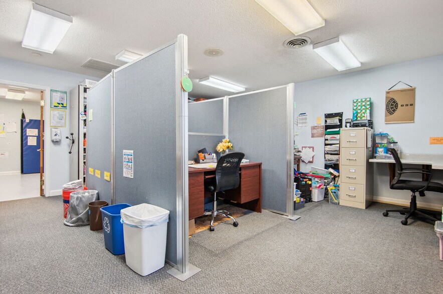 More Photos Of 217-219 Station St, Jacksonville Medical For Lease
