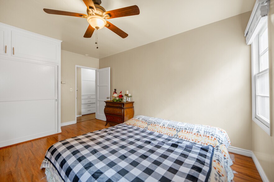 More Photos Of 833 N Lacy St, Santa Ana Apartments For Sale